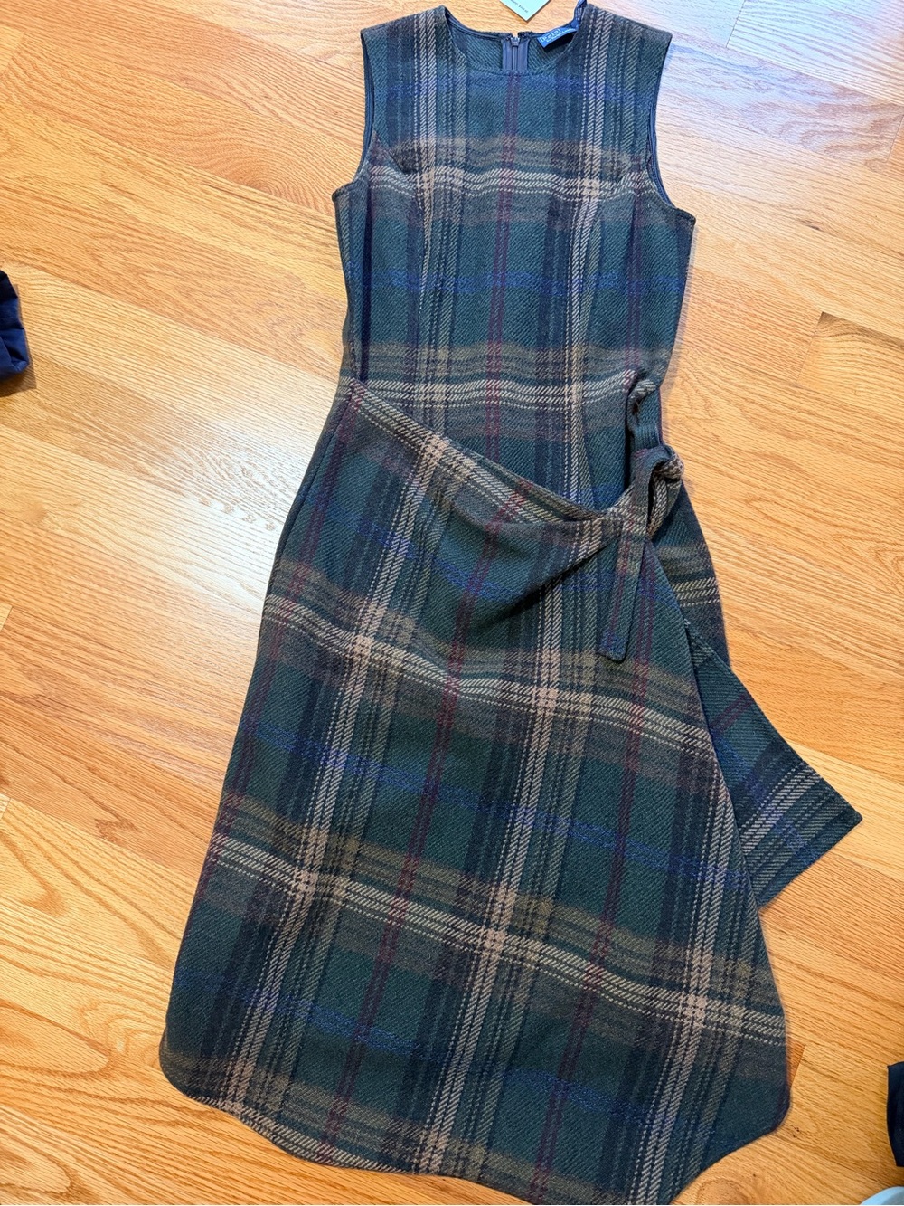 Sleeveless Plaid Midi Dress in Green